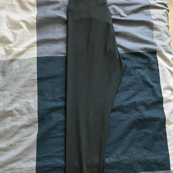The material of this pants is so nice, soft - Picture 1 of 4